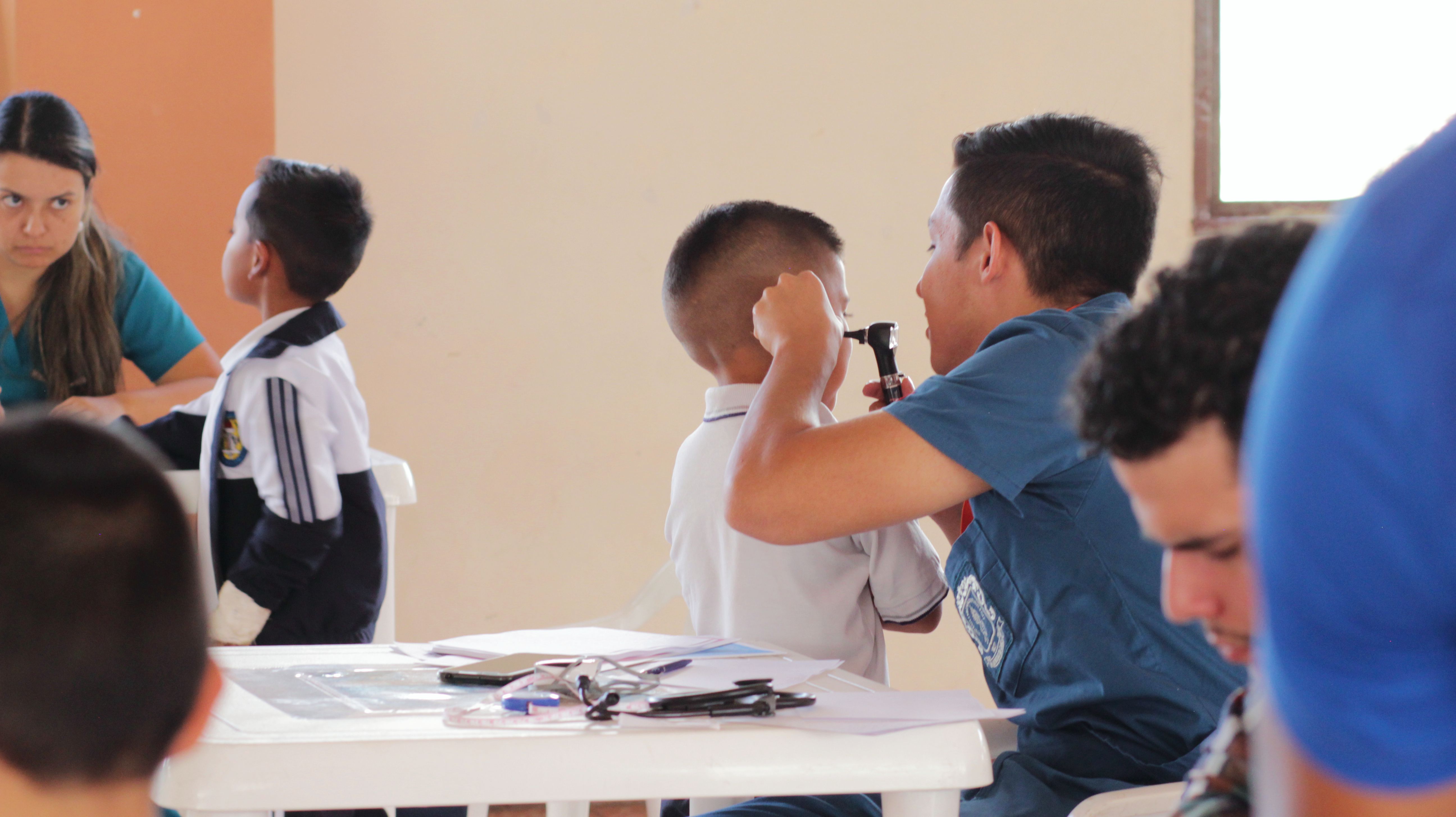 NIños y niñas saludables